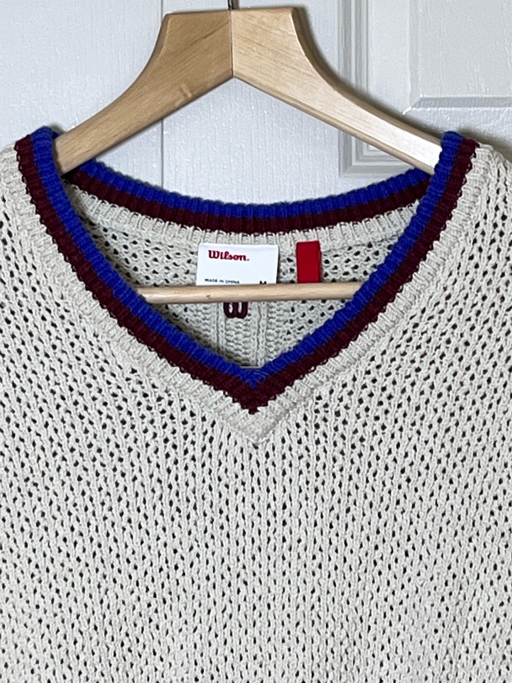 Wilson Womens Tennis Sweater Cream Blue
Burgundy V-Neck
Preppy Tenniscore Medium - Picture 2 of 8